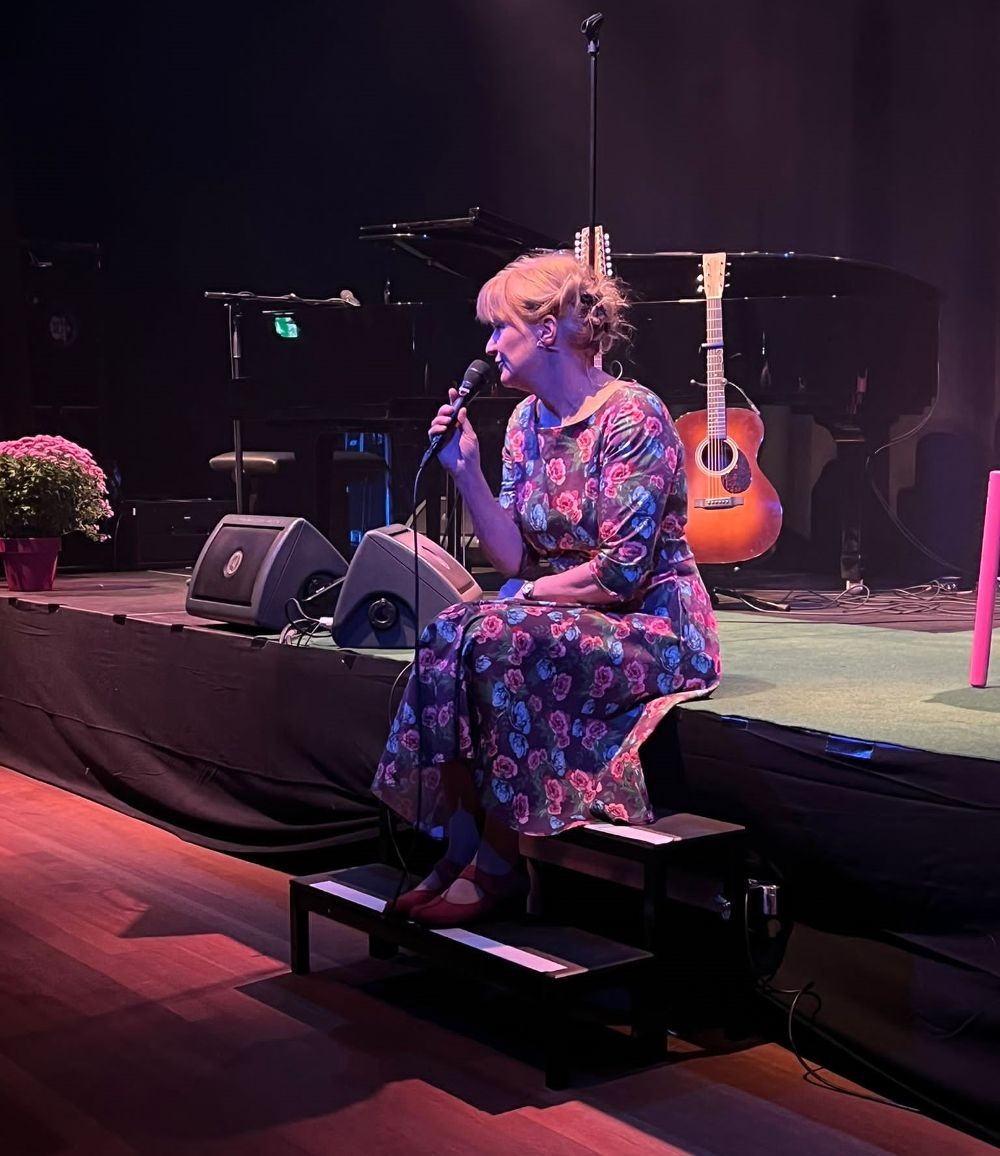 José zingt Downtown bij MIMIK