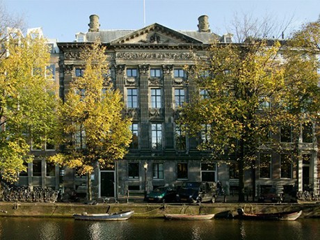 Ontdek Amsterdam met de Niki App: Een Avontuurlijke Gezinswandeling!