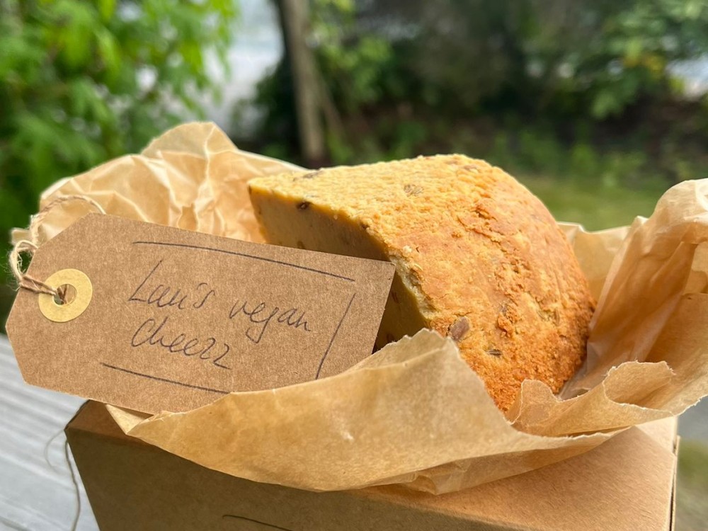 Plant-based cheese gift